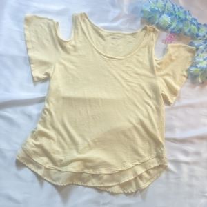 Soho by New York & Company women's yellow cold shoulder shirt sleeve top size L